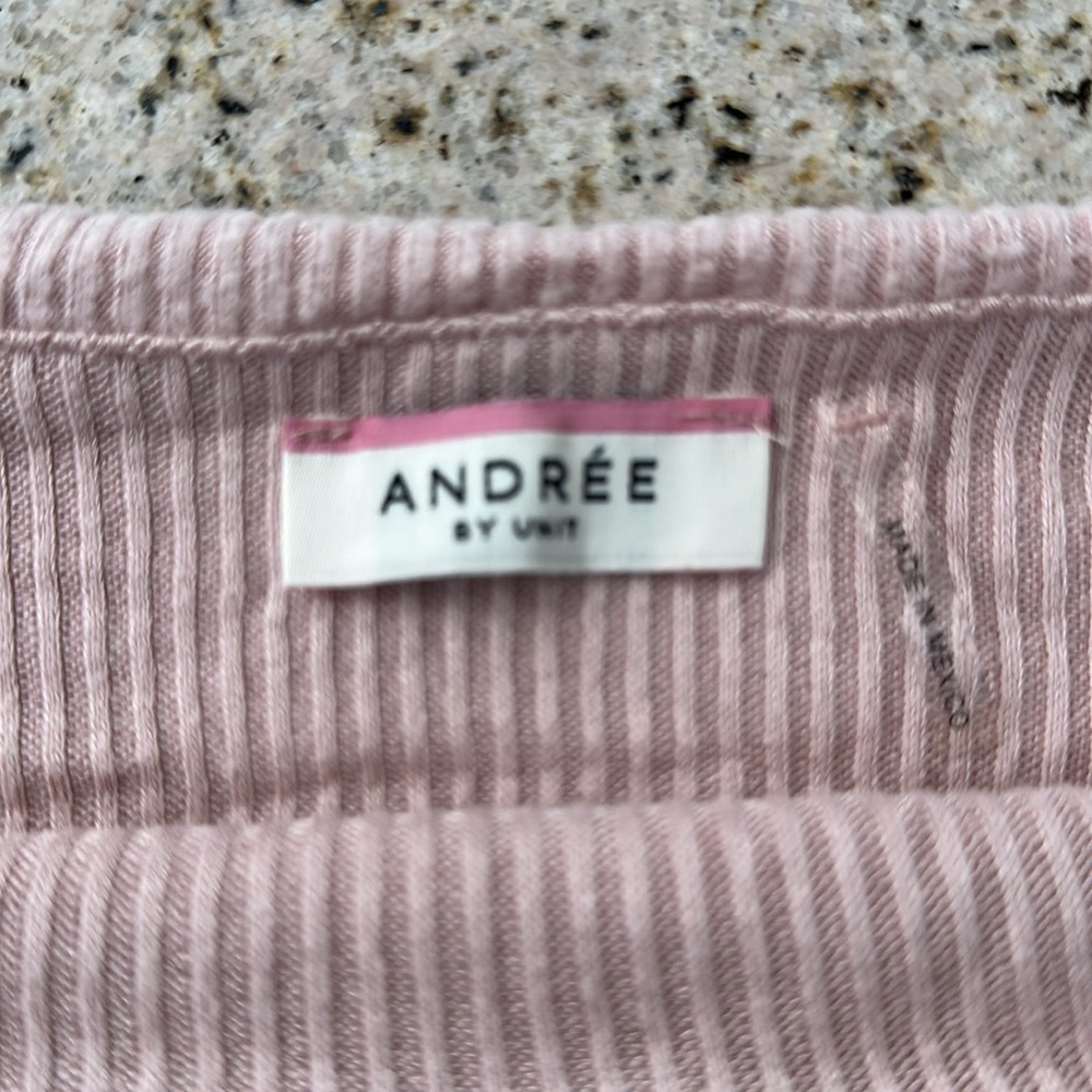 Andree by Unit, Size Large, Off the Shoulder Light Pink Top. - Picture 3 of 5
